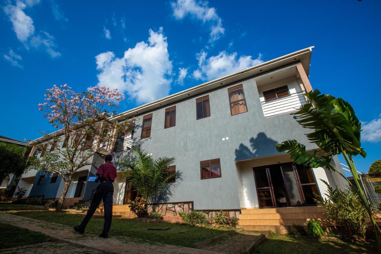 Trisek Hotel Hoima Exterior photo