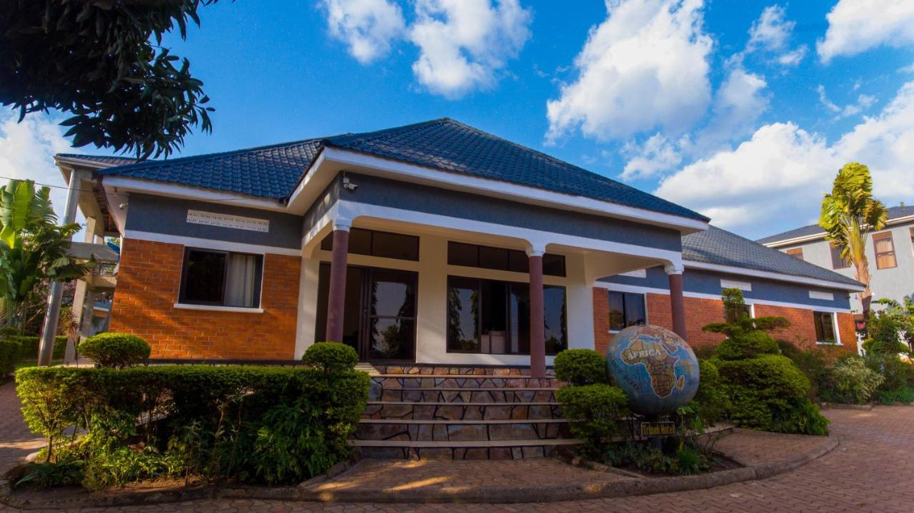 Trisek Hotel Hoima Exterior photo